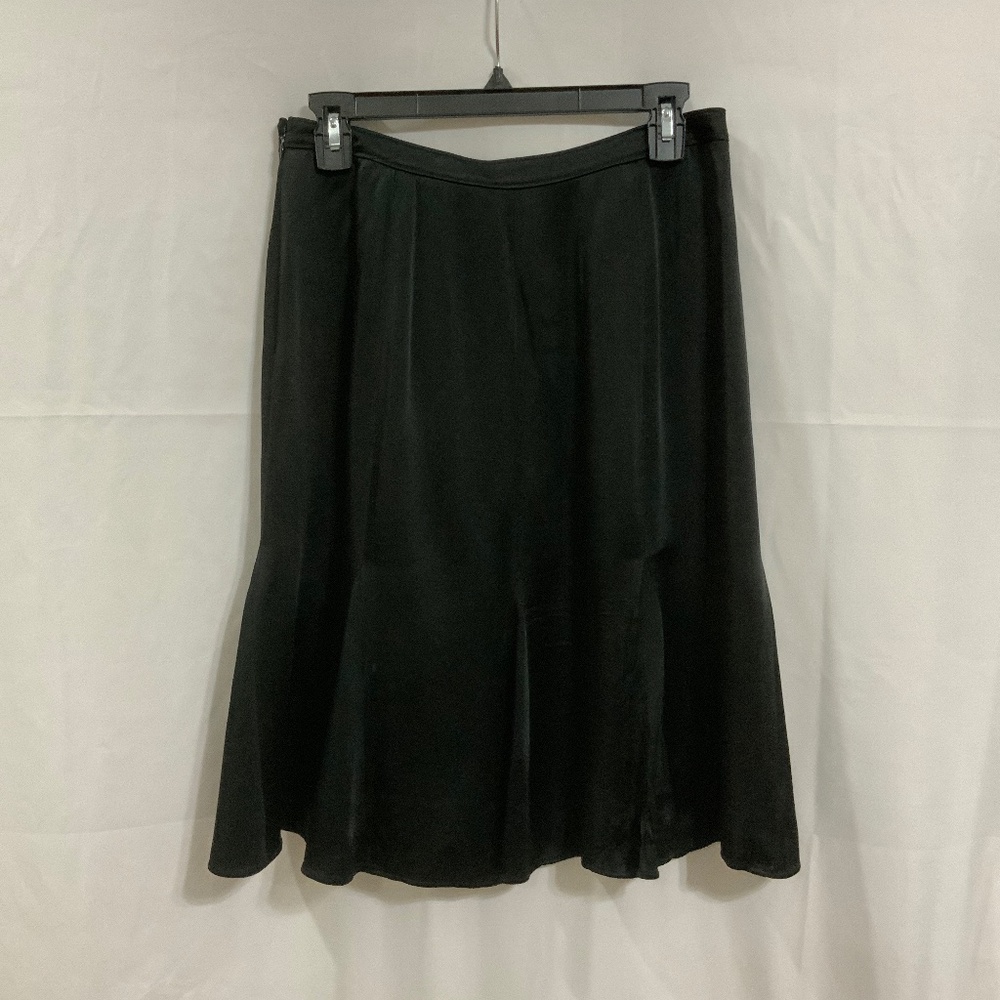Ann Taylor Black Satin Multi-Paneled Tulip Skirt Women's size 6 preowned CUTE